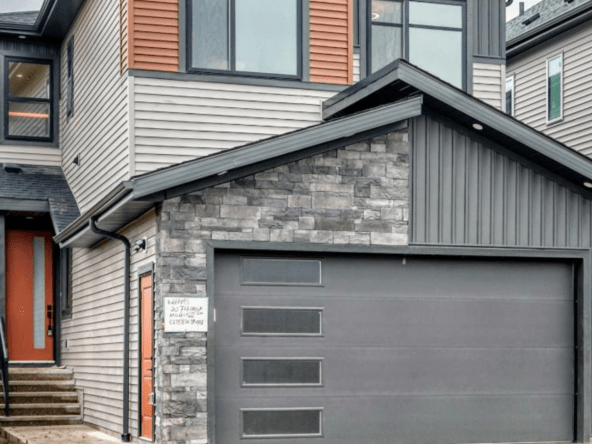 ⁠⁠2074 Collip Crescent SW